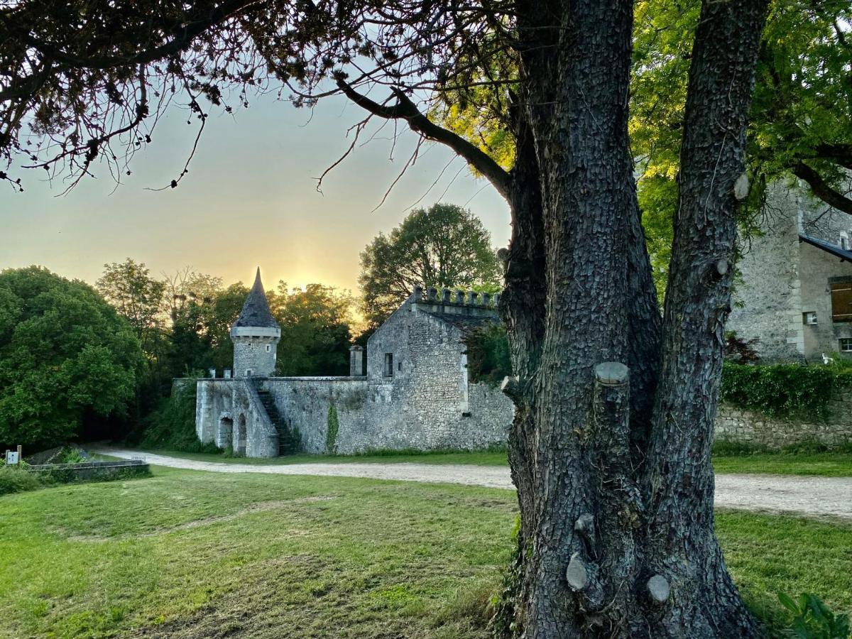 Domaine De Migny Villa Saint-Cyran-du-Jambot Екстериор снимка