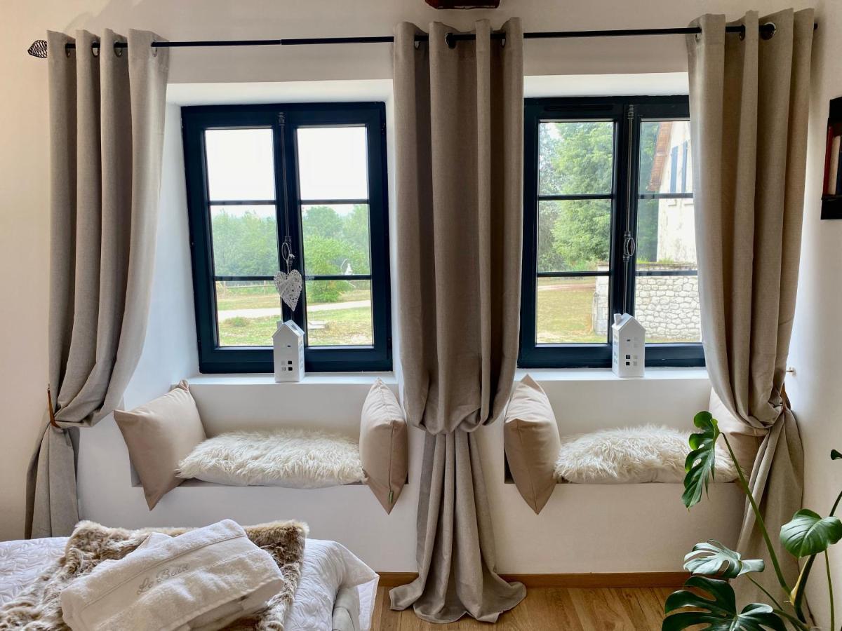 Domaine De Migny Villa Saint-Cyran-du-Jambot Екстериор снимка